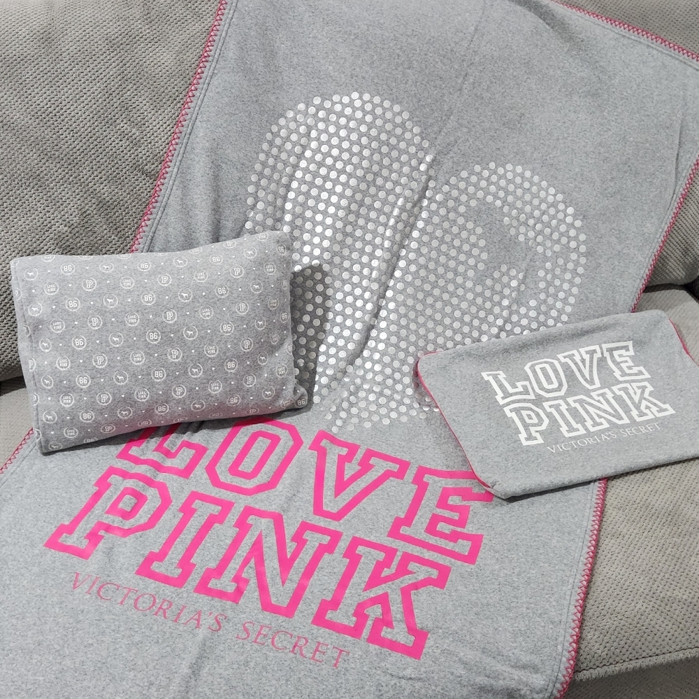 Vintage Victoria's Secret VS PINK Pillow & Blanket Travel Bag Set Monogram Dog - Picture 11 of 11